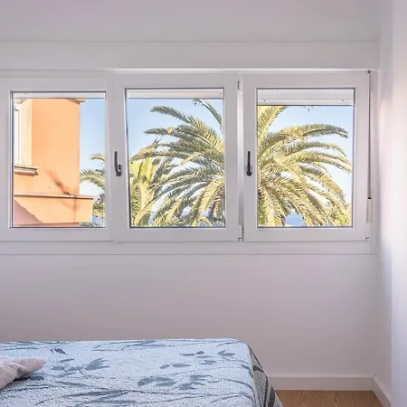 Con Vistas Al Mar Y Playa דירה